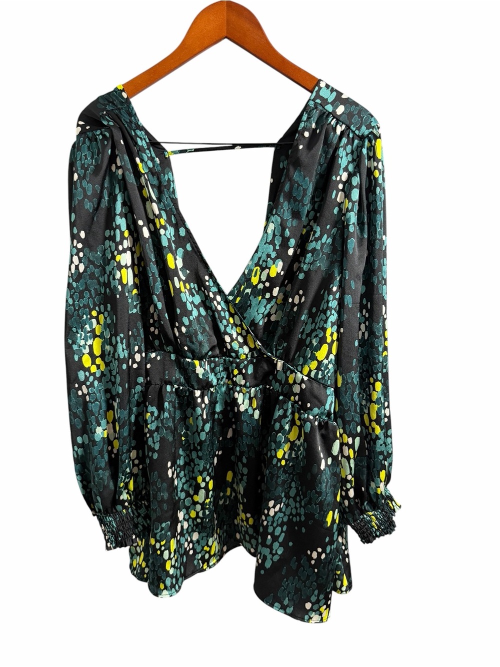 torrid 4 Green & Black Printed Wrap Satiny Blouse 4X - Picture 2 of 10